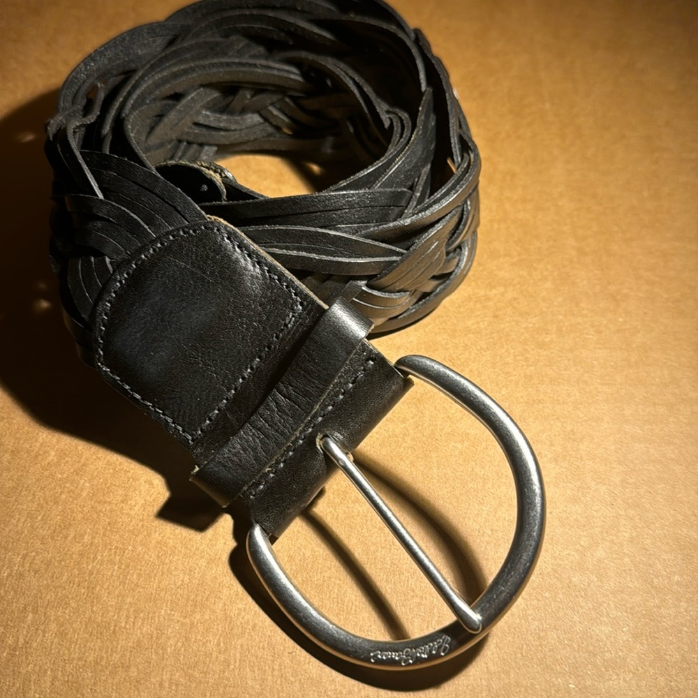 Eddie Bower black leather women’s belt